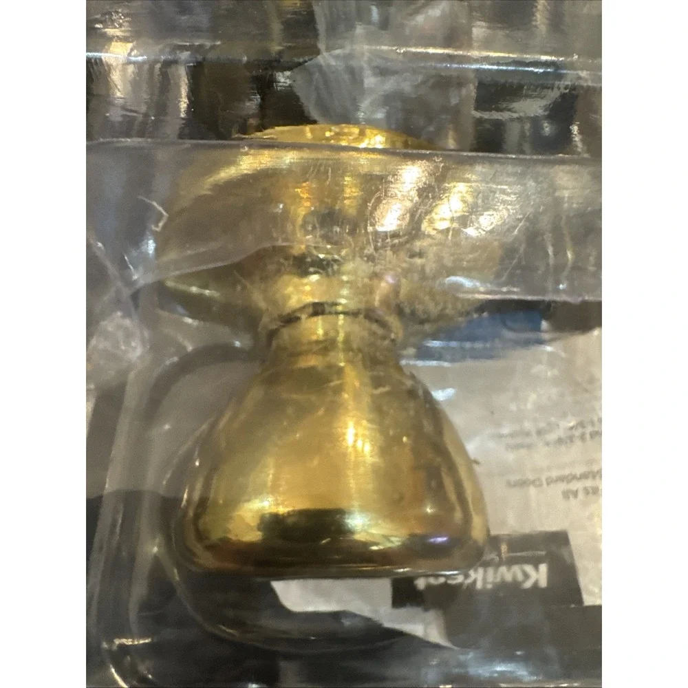 Kwikset Bed‎ and Bath Door Knob Set with Turn Button Locking